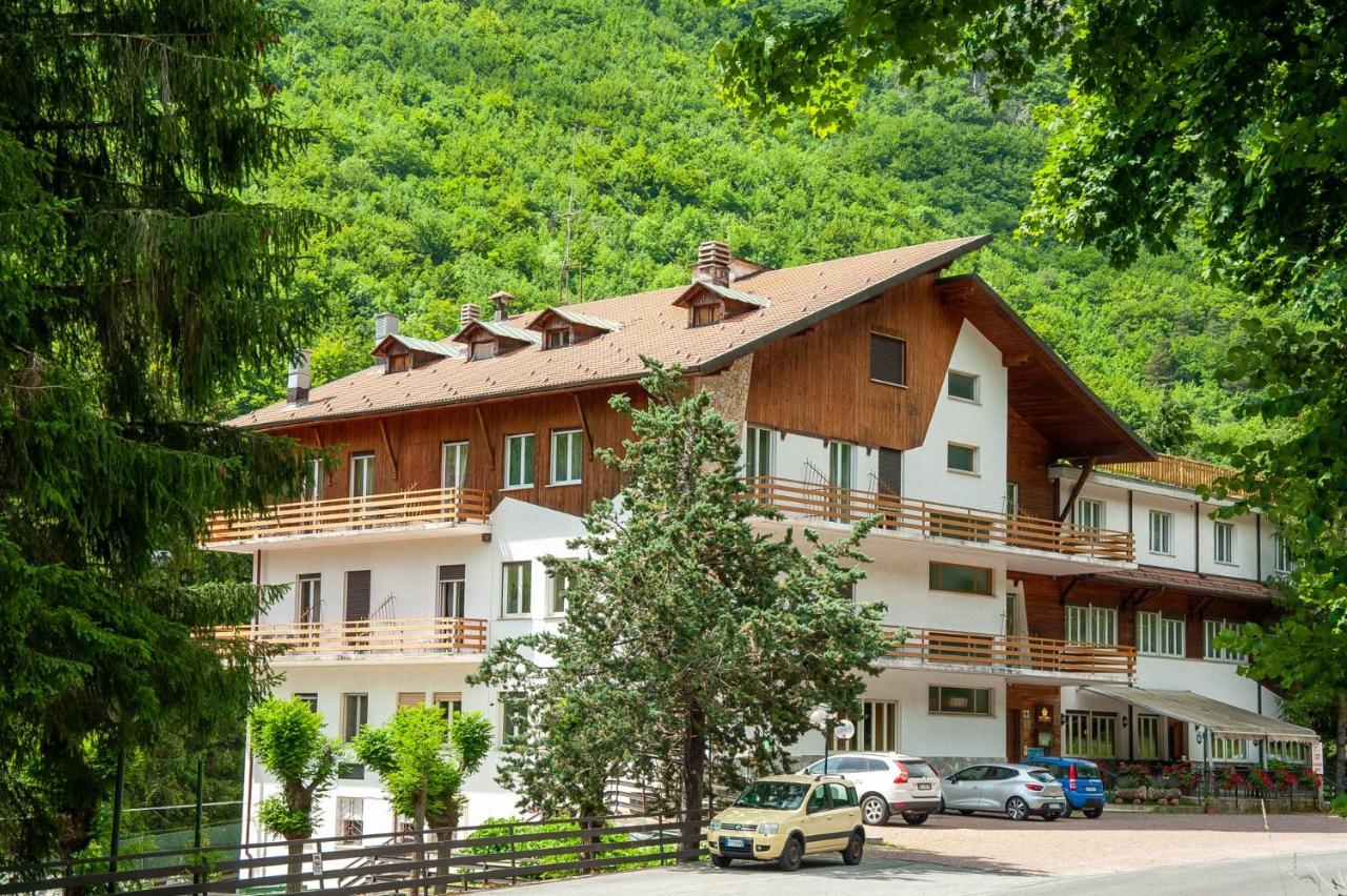 Albergo San Carlo Ormea Extérieur photo